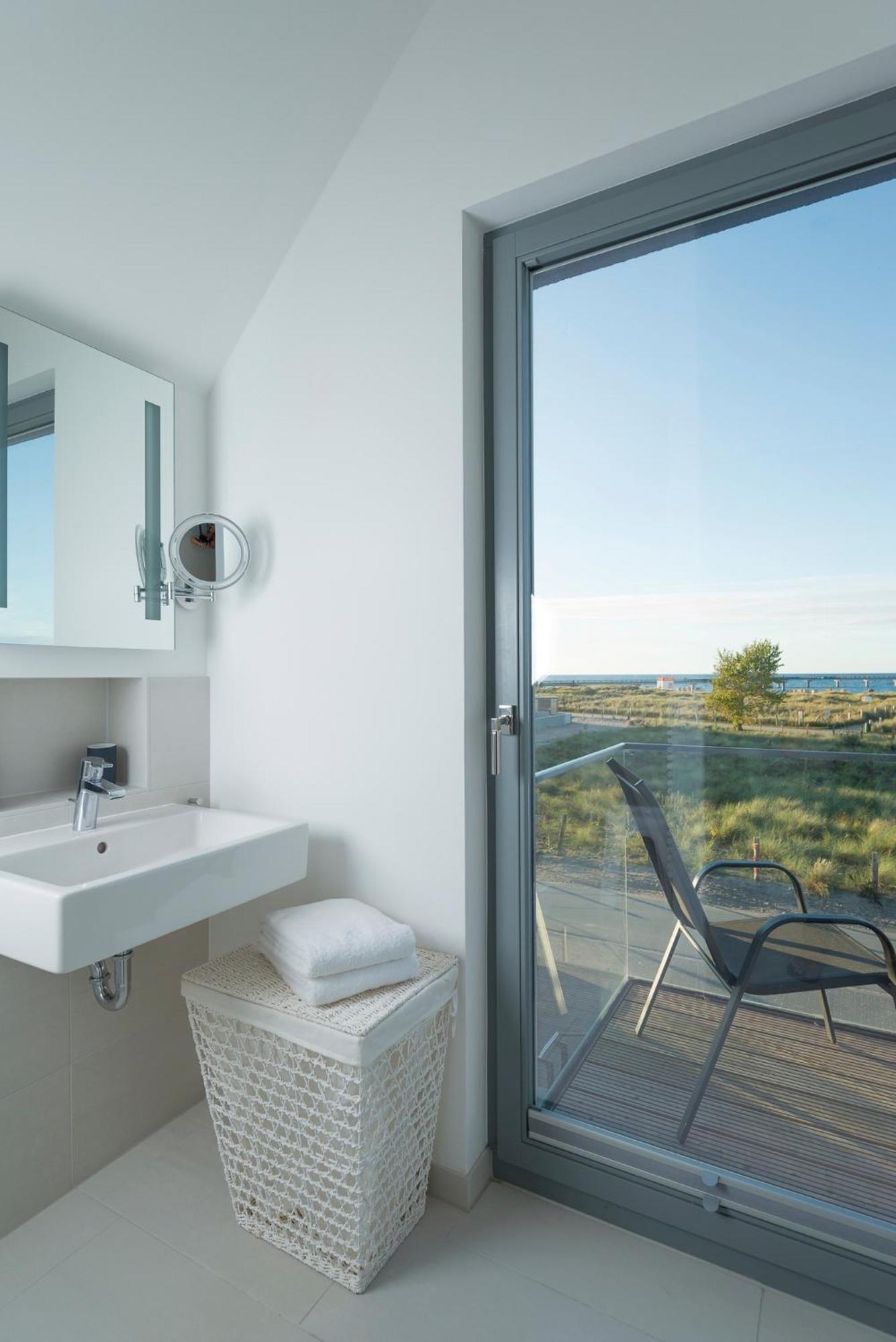 Ostsee - Reetdachhaus Nr 36 "Warder" Im Strand Resort Хайлигенхафен Экстерьер фото