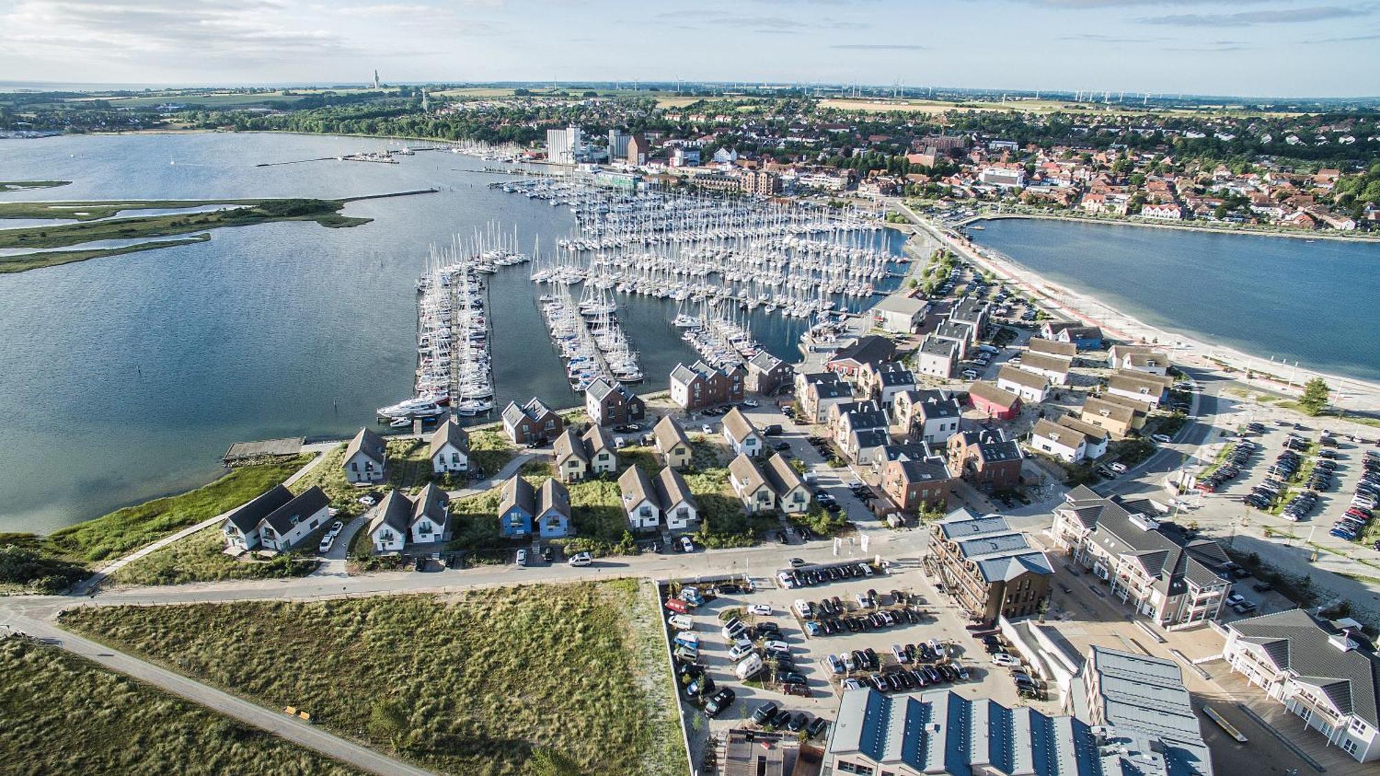 Ostsee - Reetdachhaus Nr 36 "Warder" Im Strand Resort Хайлигенхафен Экстерьер фото